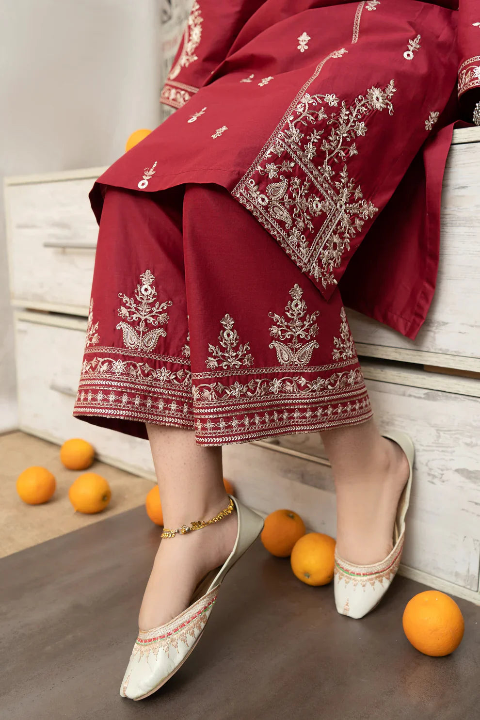 Urge Embroidered lawn Three Piece D/696