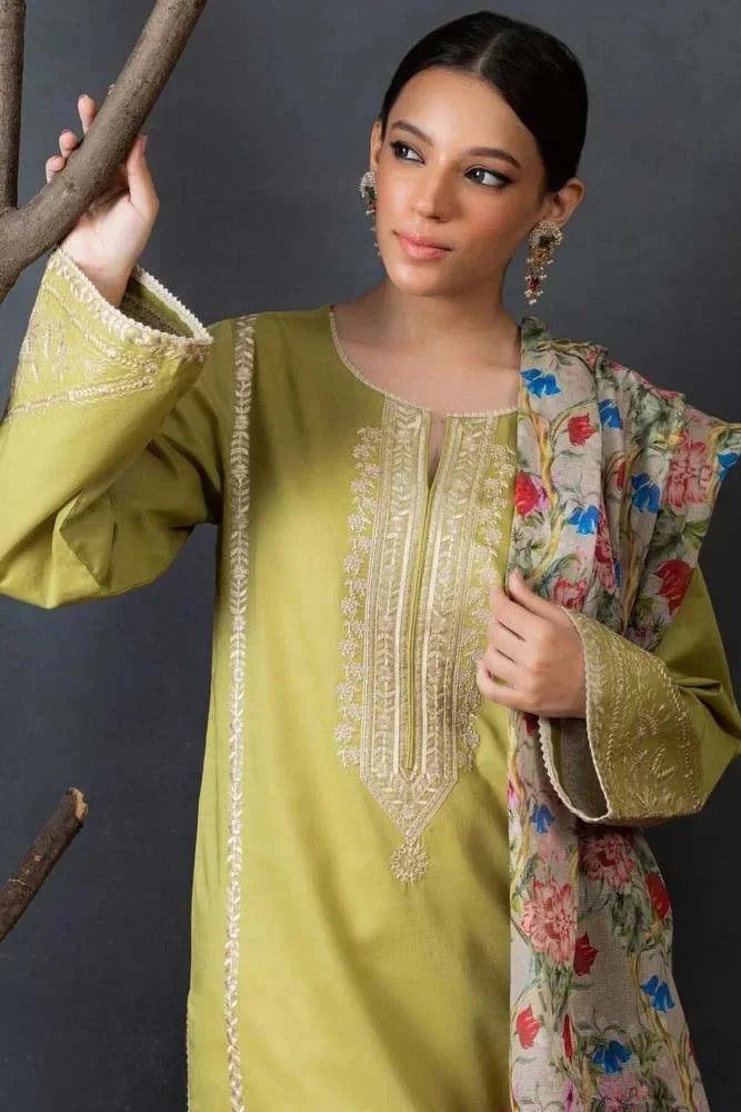 sapphire Embroidered Lawn 3 Piece Suit D/36