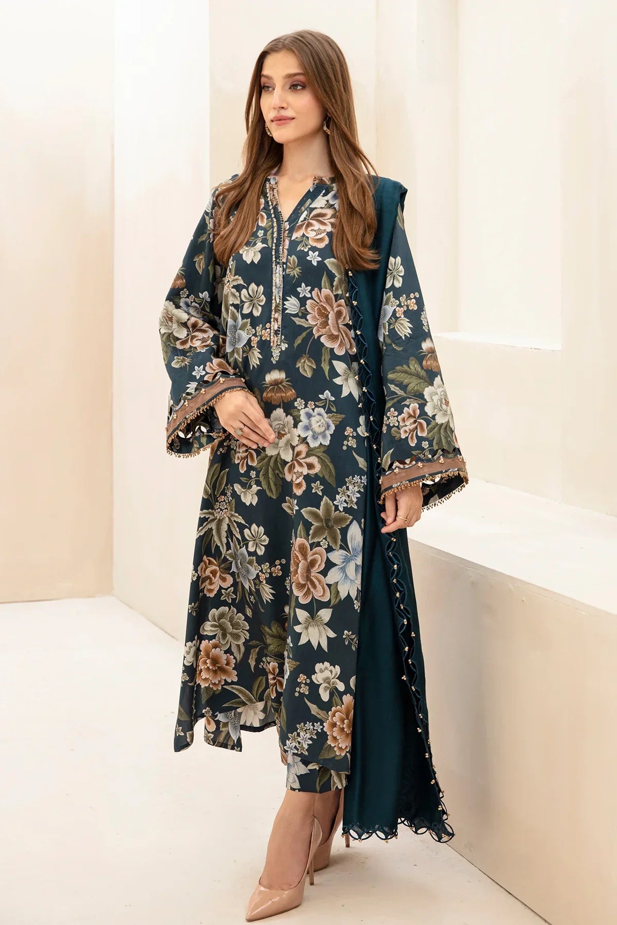 Baroque Printed Lawn 3 Piece Suit LAY0017 - D-793