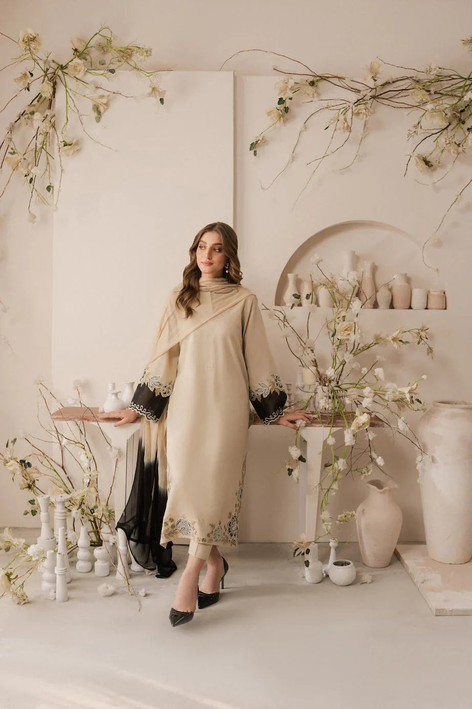 IZEL Embroidered Lawn 3 Piece Suit IZ-09