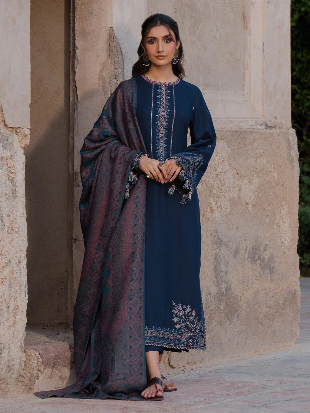 Izel Embroidered Dhanak 3 Piece Winter BR-84