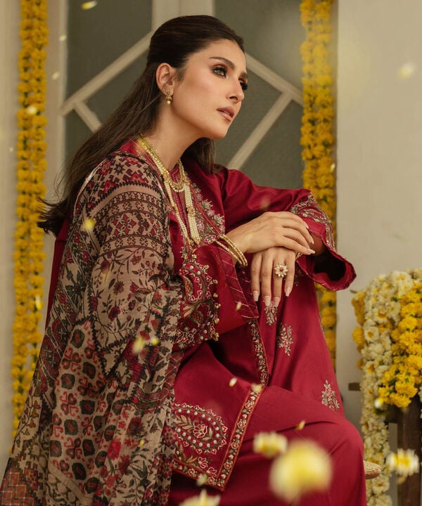 Sapphire Embroidered Dhanak 3 Piece D-68