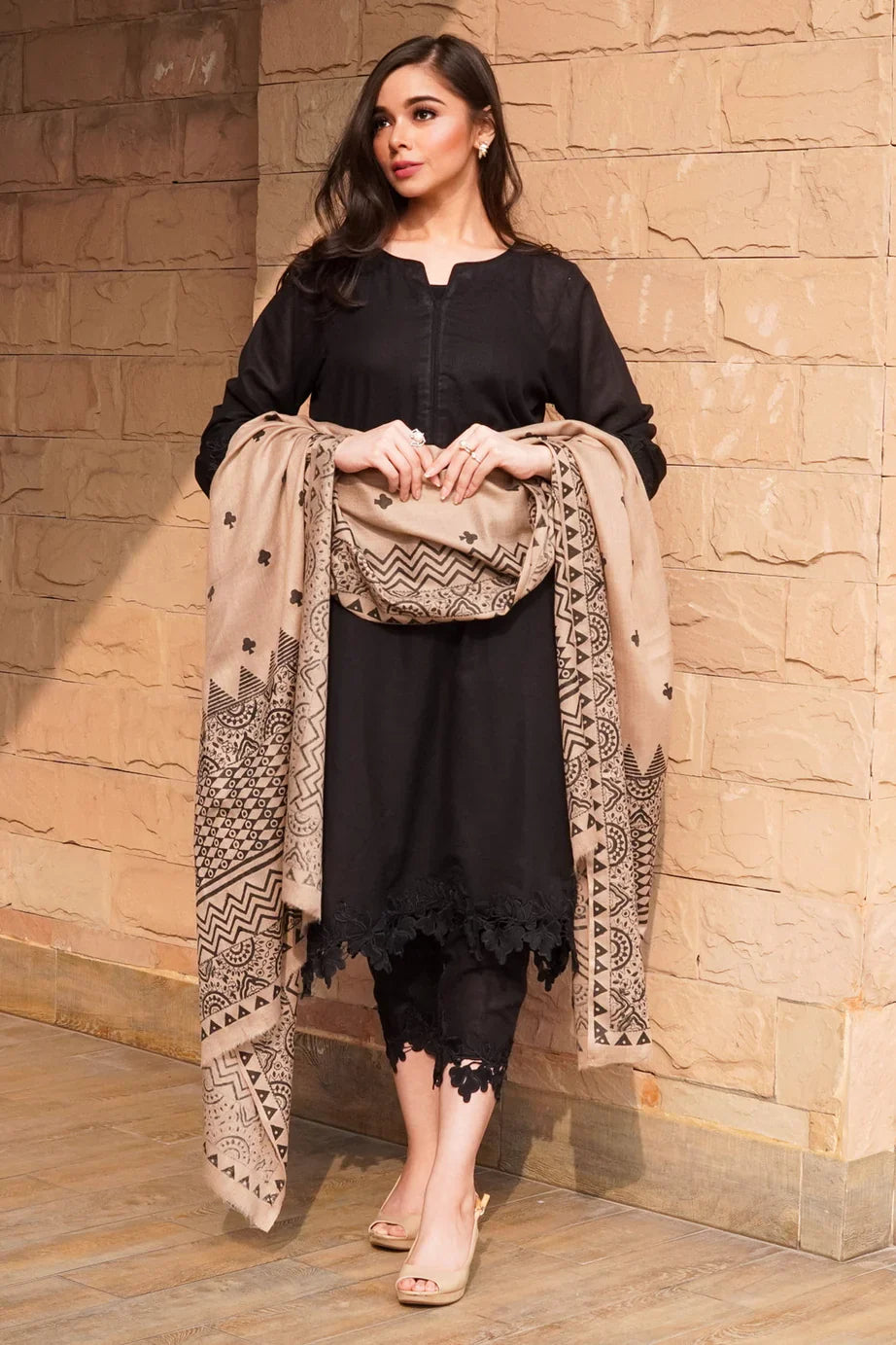 Dhanak Three Piece FCC D-823