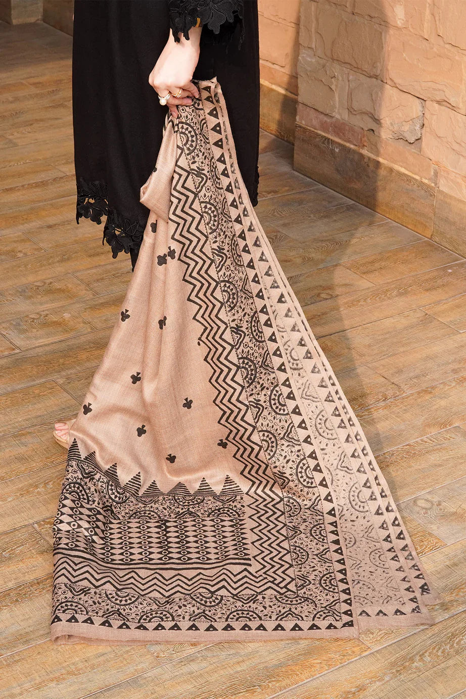 Dhanak Three Piece FCC D-823