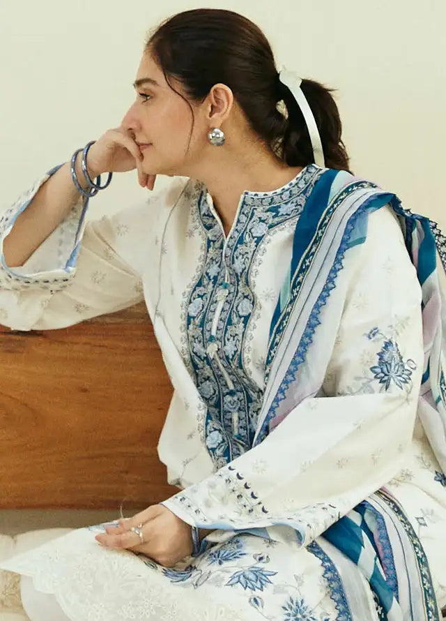 Zarashahjhan Embroidered off white Lawn 3 Piece Suit D/25